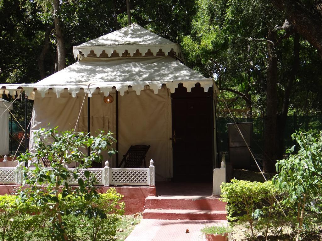 The Aravali Tent Resort อุเดเปอร์ ภายนอก รูปภาพ